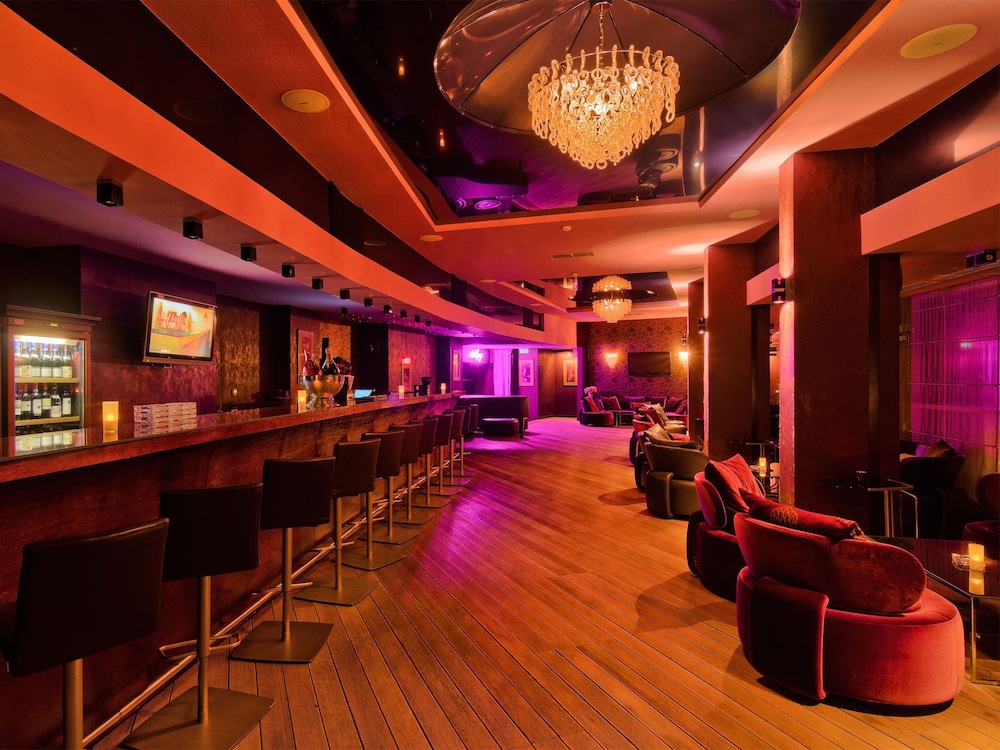 Vega Hotel 46/54