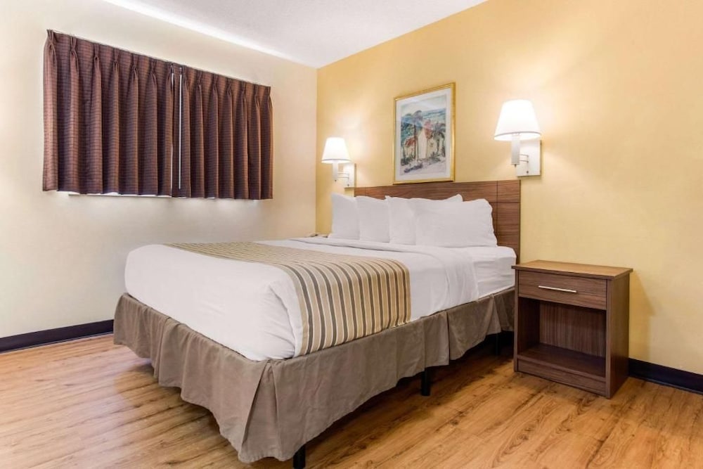 Studio 6 Extended Stay - Myrtle Beach, SC 24/60