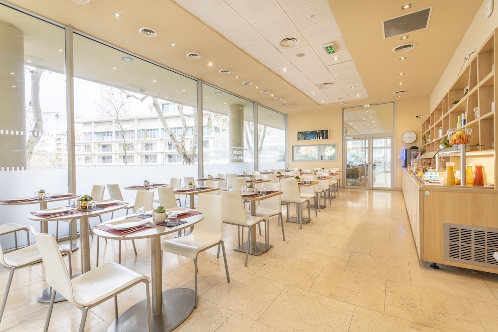 restaurant cafeteria