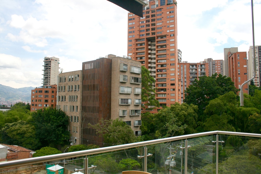 Hotel Madeiro 60/64