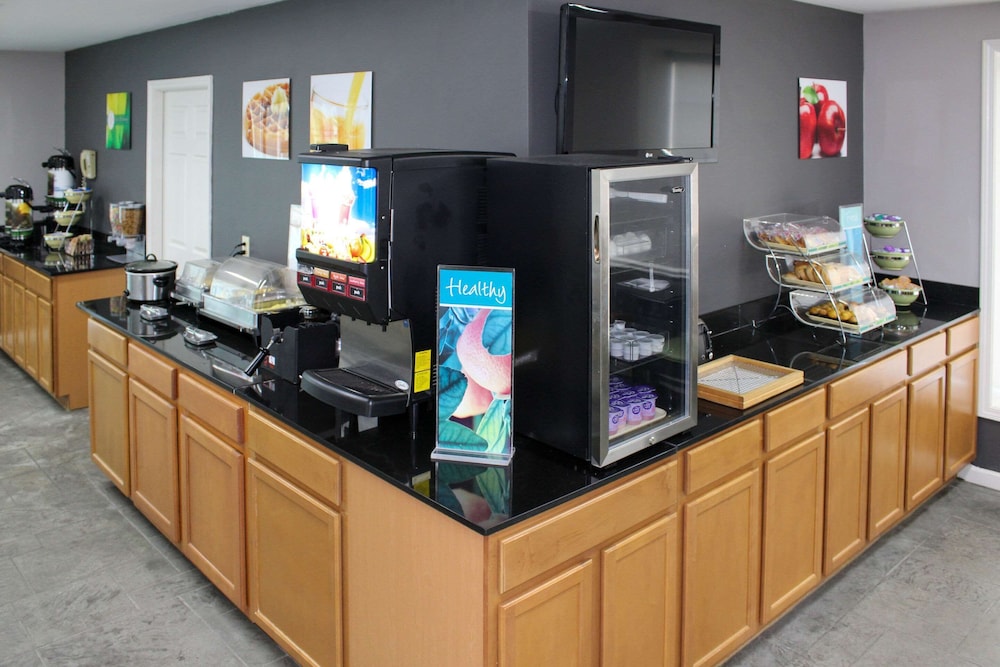 Quality Inn Crossville Near Cumberland Mountain State Park 43/47