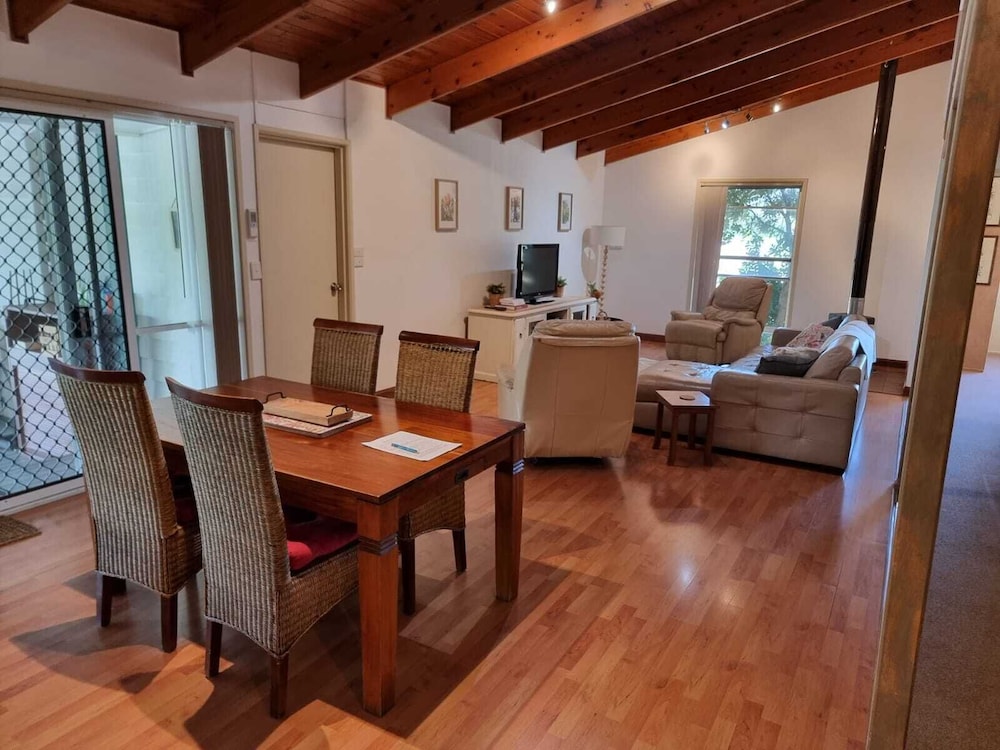 CLANDULLA COTTAGES 19/50