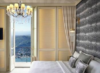 Signature, Cabana, Lake View