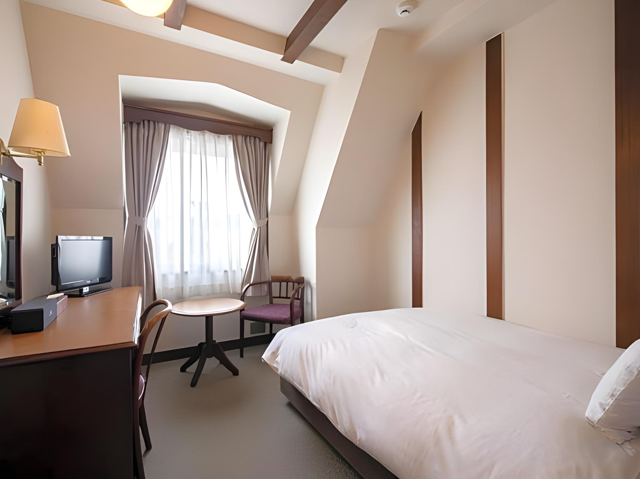 Room, Single, Old Building