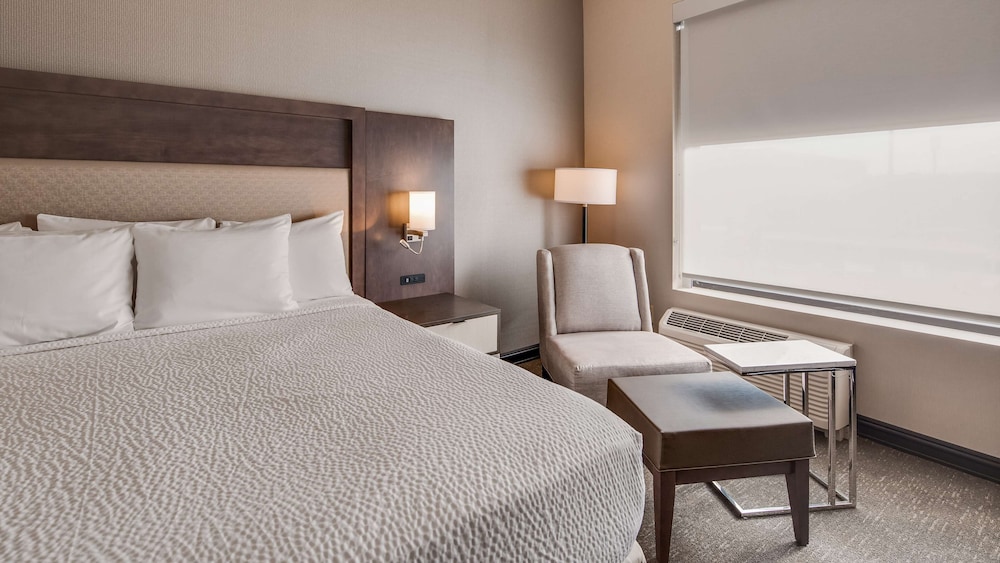 Best Western Plus Executive Residency Rigby's Water World Hotel 10/44