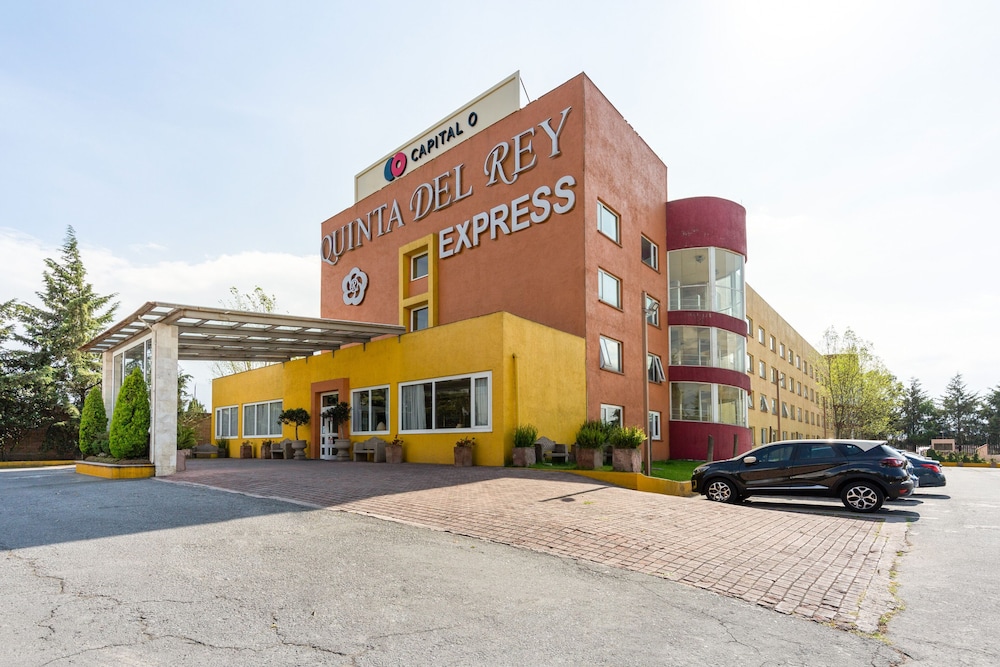 Howard Johnson by Wyndham Toluca 2/49