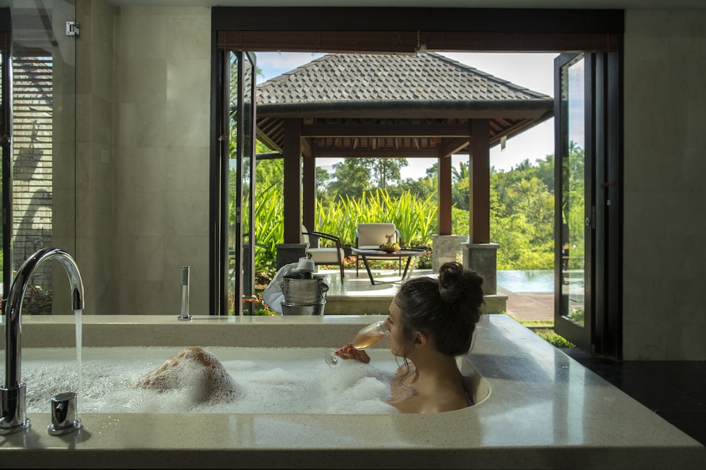 Sanctoo Suites And Villas 37/76