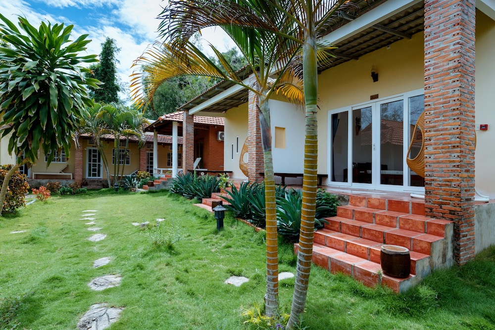 Vung Bau Resort 58/66