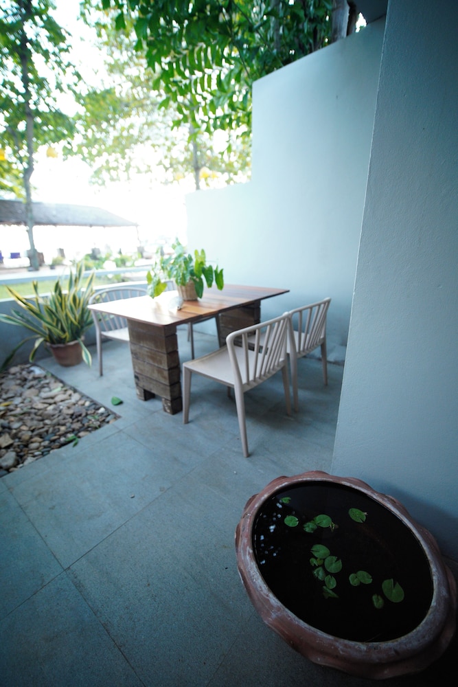 Villa Cha Cha Chaolao Beach Resort 54/60