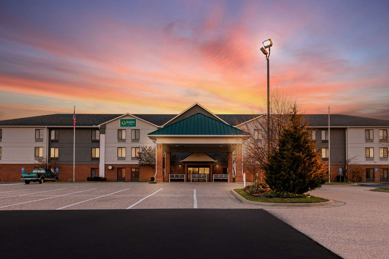 Quality Inn Warrensburg, MO 2/37