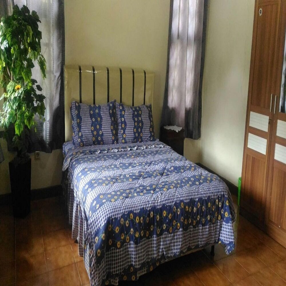 Villa Kota Bunga Anyelir 13/51