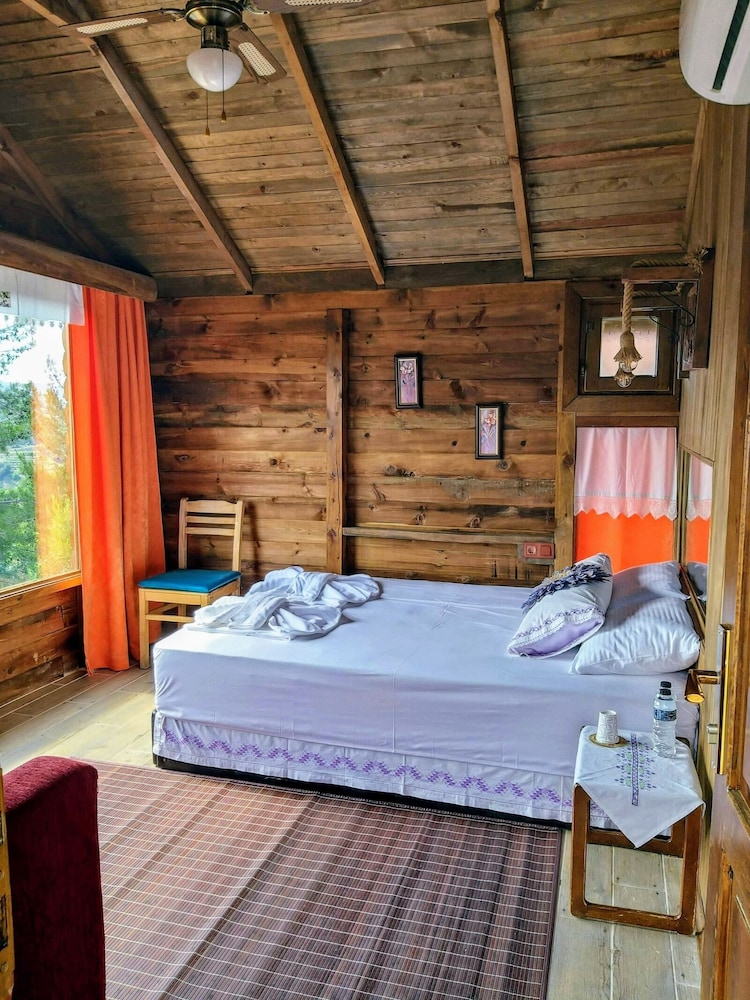 TREE HOUSE, PANORAMIC