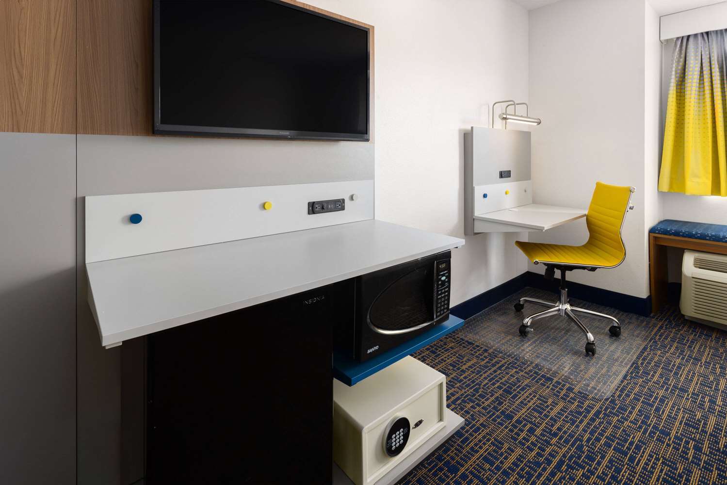 Microtel Inn And Suites Dover 26/35