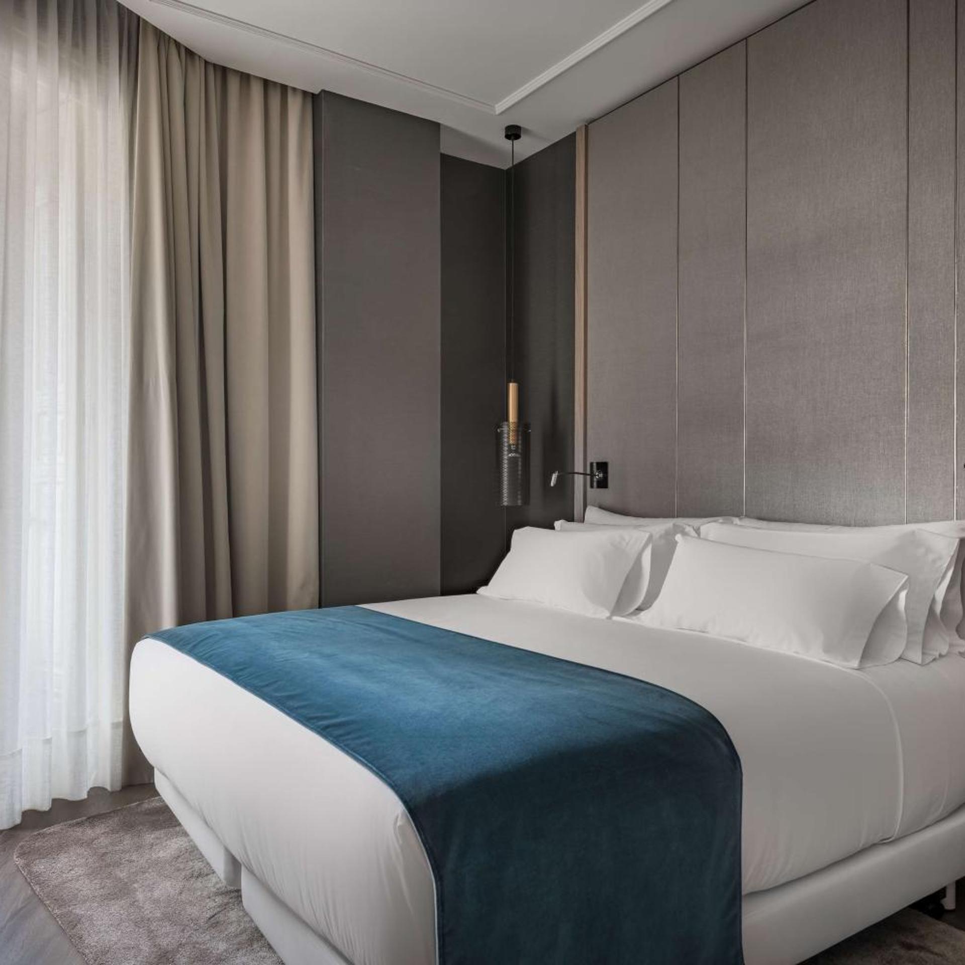 Junior Suite, with Extra Bed, Gran Via View, Balcony