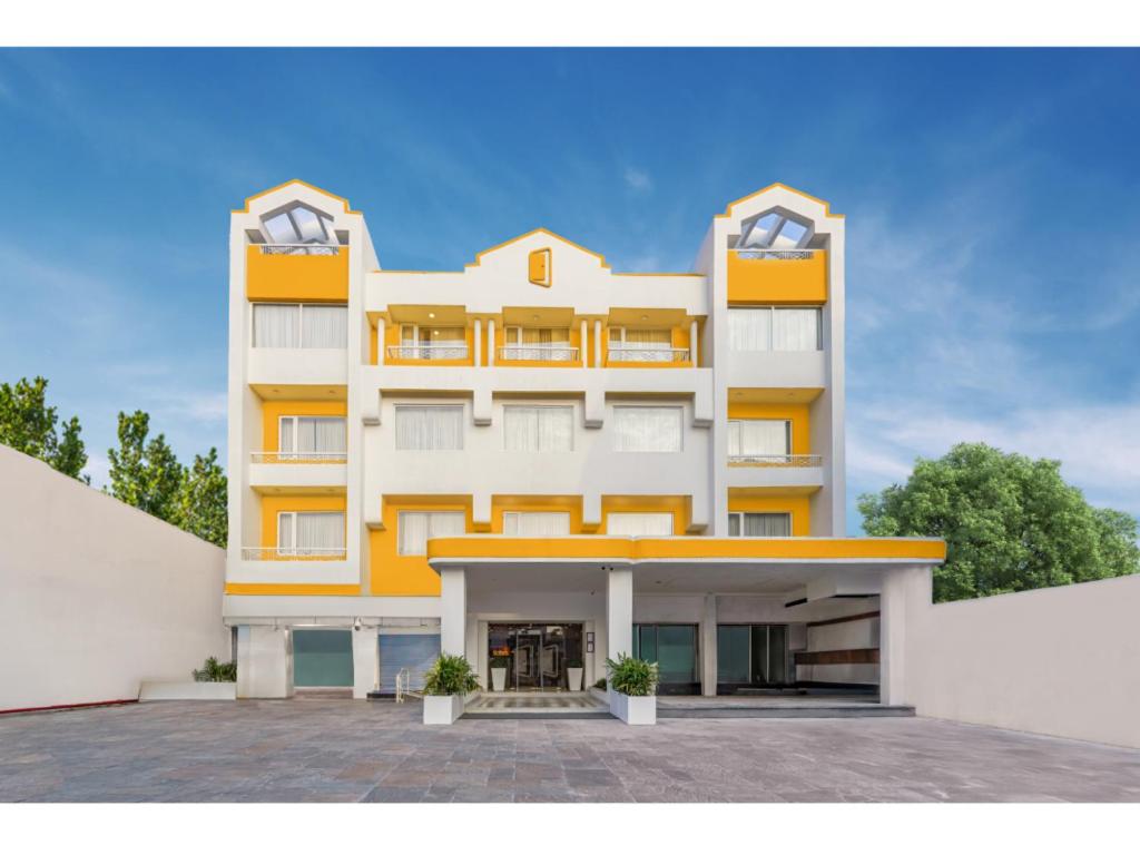Bloom Hotel Katra 1/15