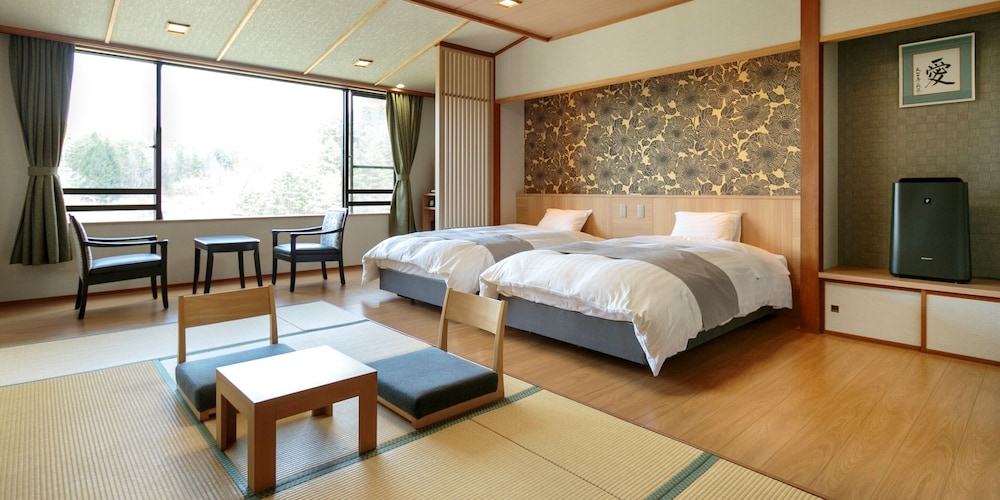 Japanese Western, Superior, Twin Beds, 3 Futon Beds, Bathtub