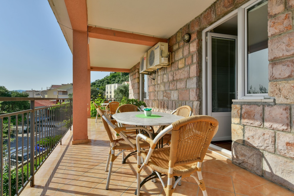 Apartments Kentera 10/50
