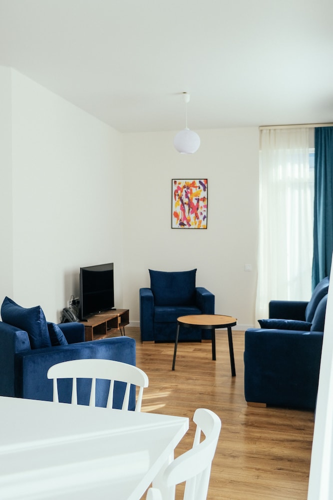 White Sails Residential Hotel 44/57