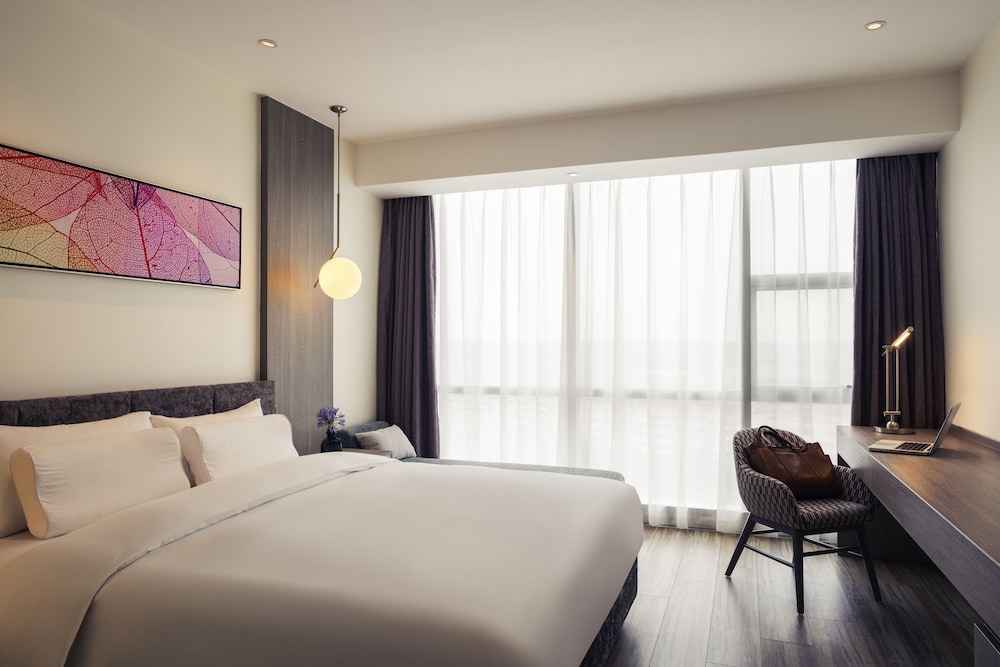 SUPERIOR, KING BED