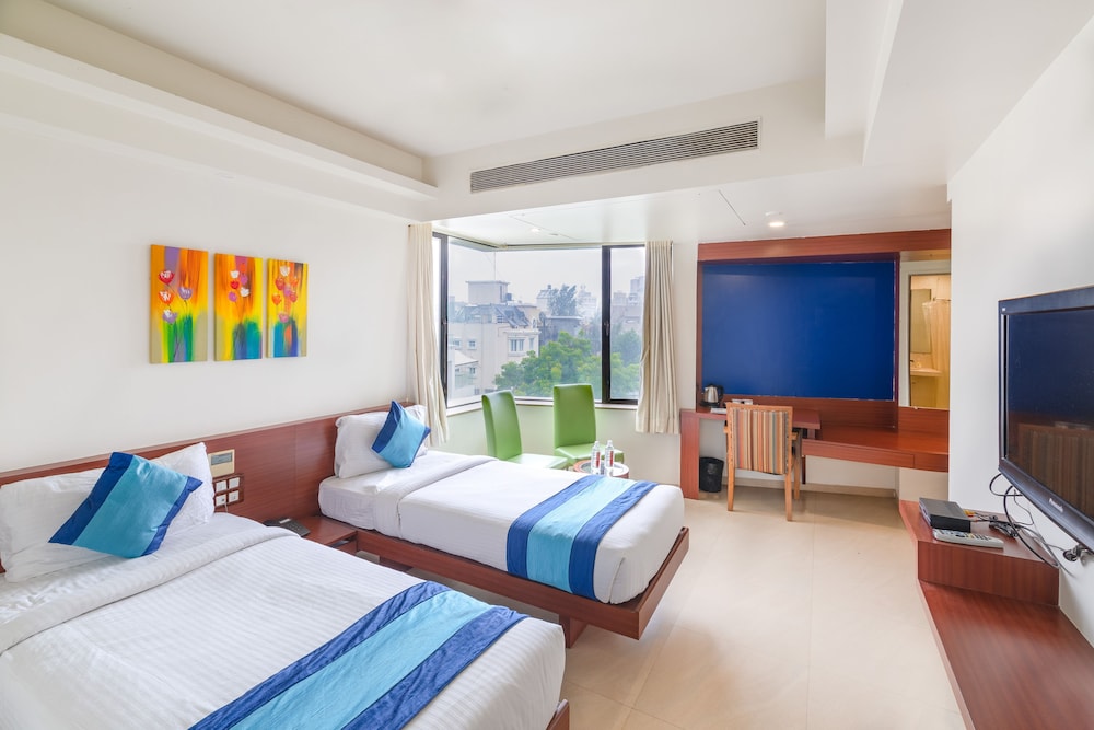 Monarch Montvert, Baner Pune 10/50