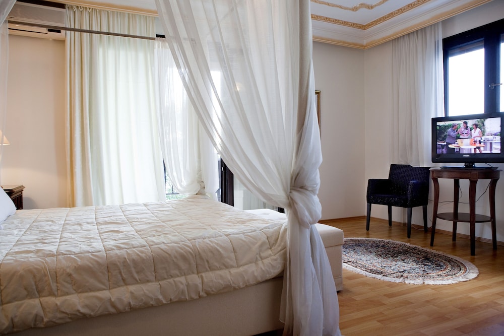 Room at Kymata, DION-OLYMPOS