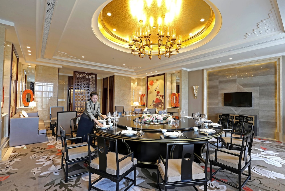 WYNDHAM GRAND XIAMEN HAICANG 39/50