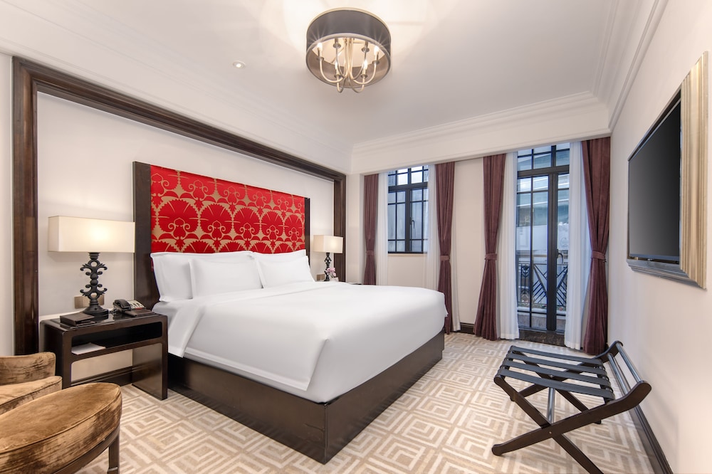 Oriental, King Bed, Pearl Tower View, Balcony