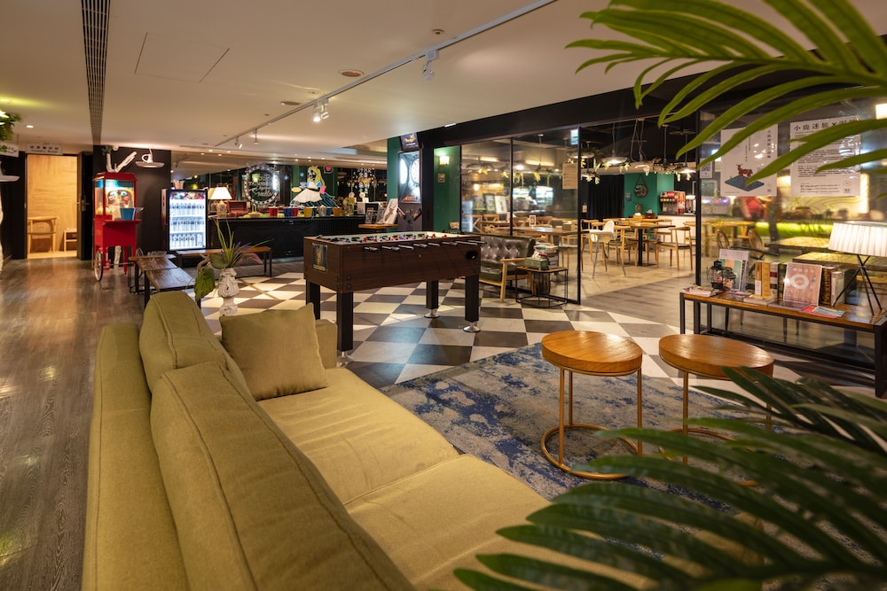 FINDERS HOTEL 3/50