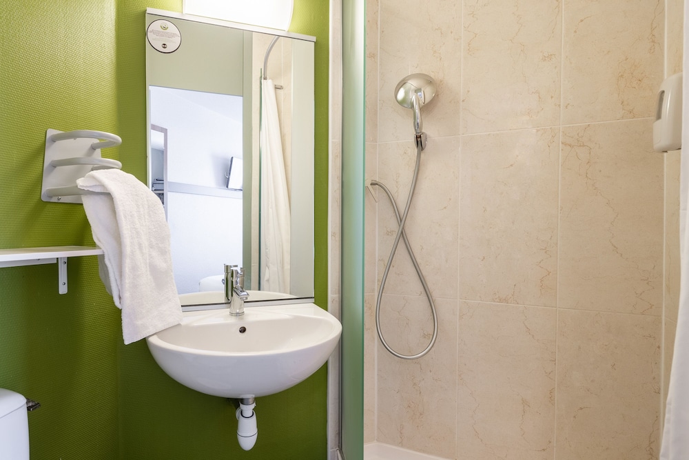 B&B Hotel Strasbourg Nord Artisans 8/31