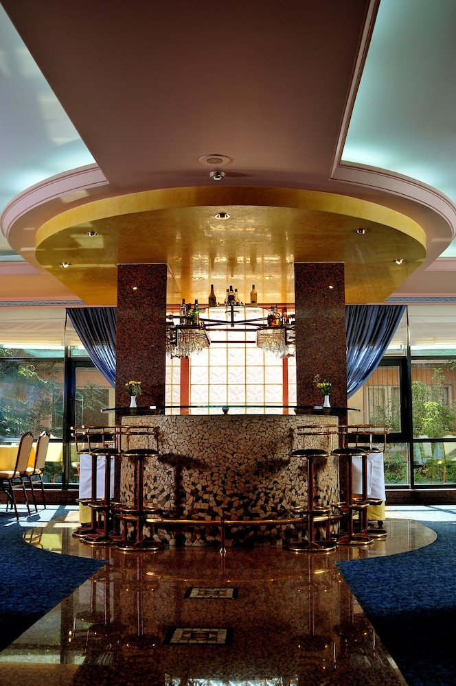 Class Hotel 8/50