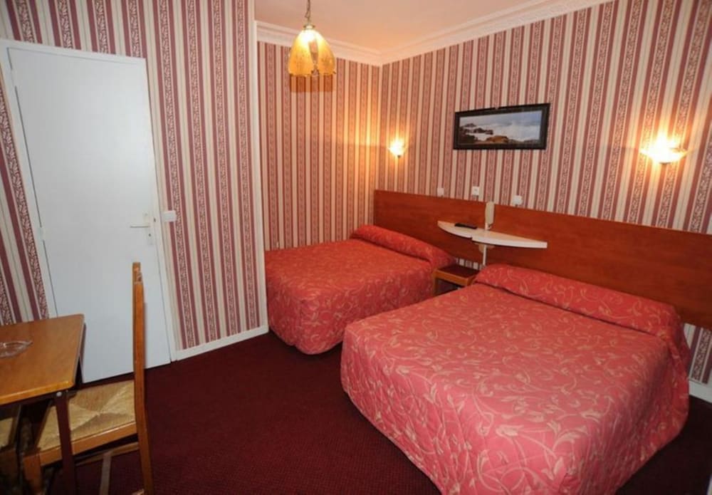 Sully Hotel 16/40