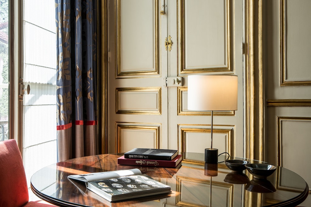 Hotel Mansart 58/63