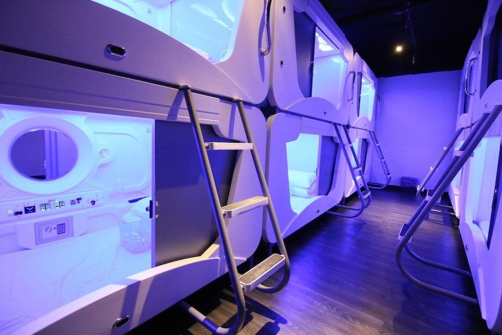 Heybear Capsule Hotel 32/50