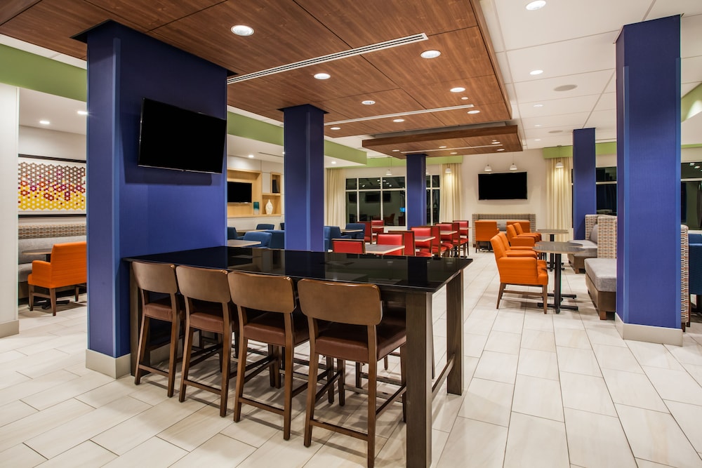 Holiday Inn Express Suites Lexington Park California 41/54