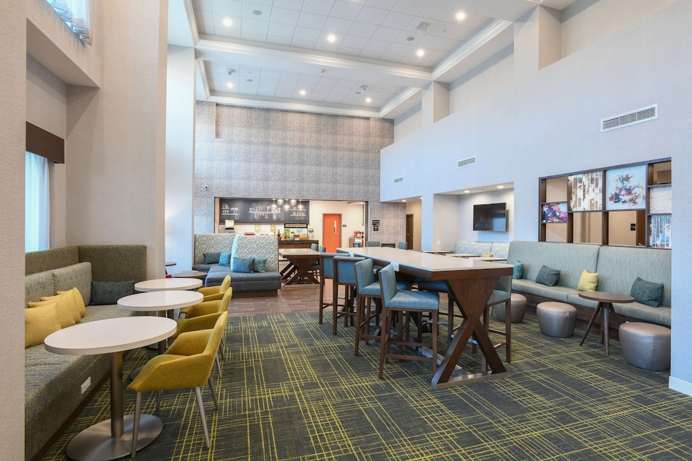 Hampton Inn and Suites Cincinnati Liberty Township 45/49