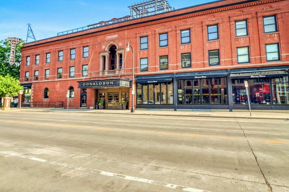 Hotel Donaldson 3/49