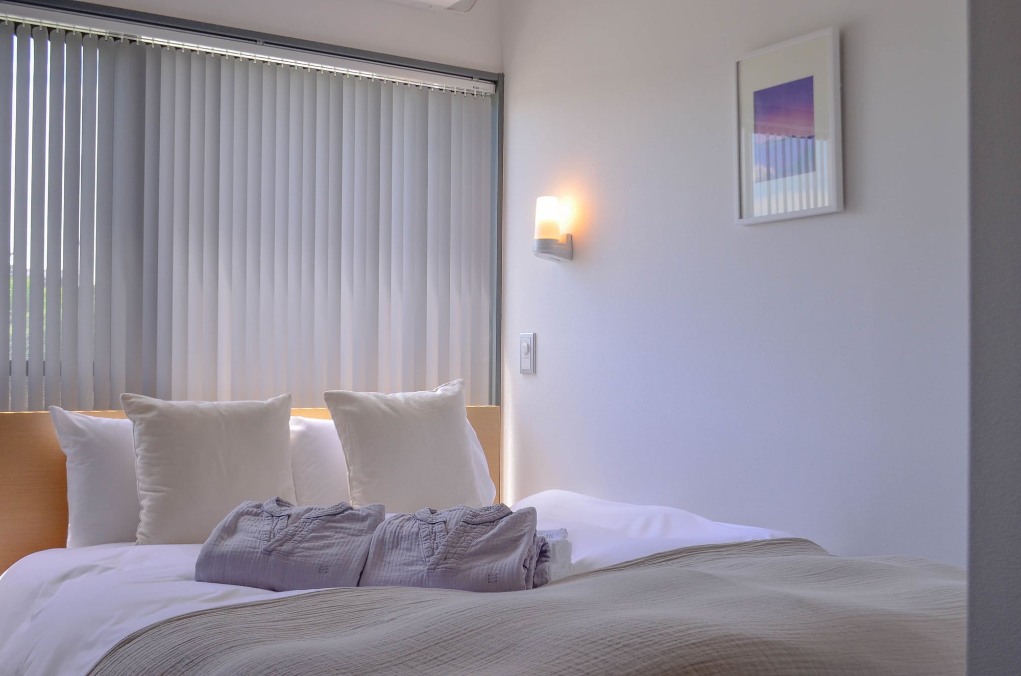 ROOM, DOUBLE BED