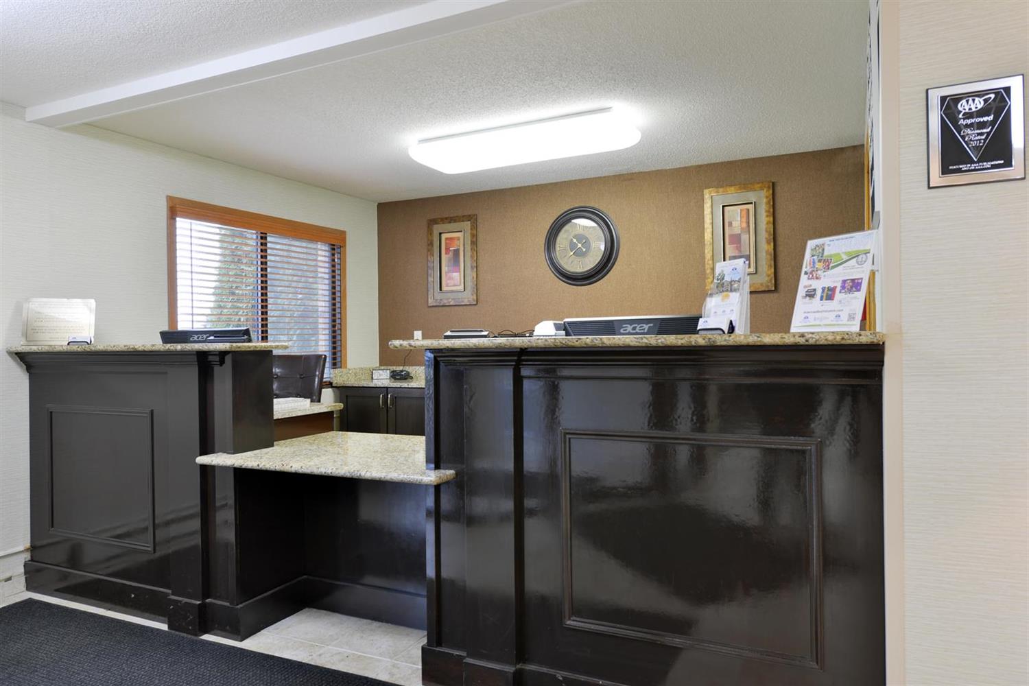 Americas Best Value Inn & Suites Bismarck 2/31