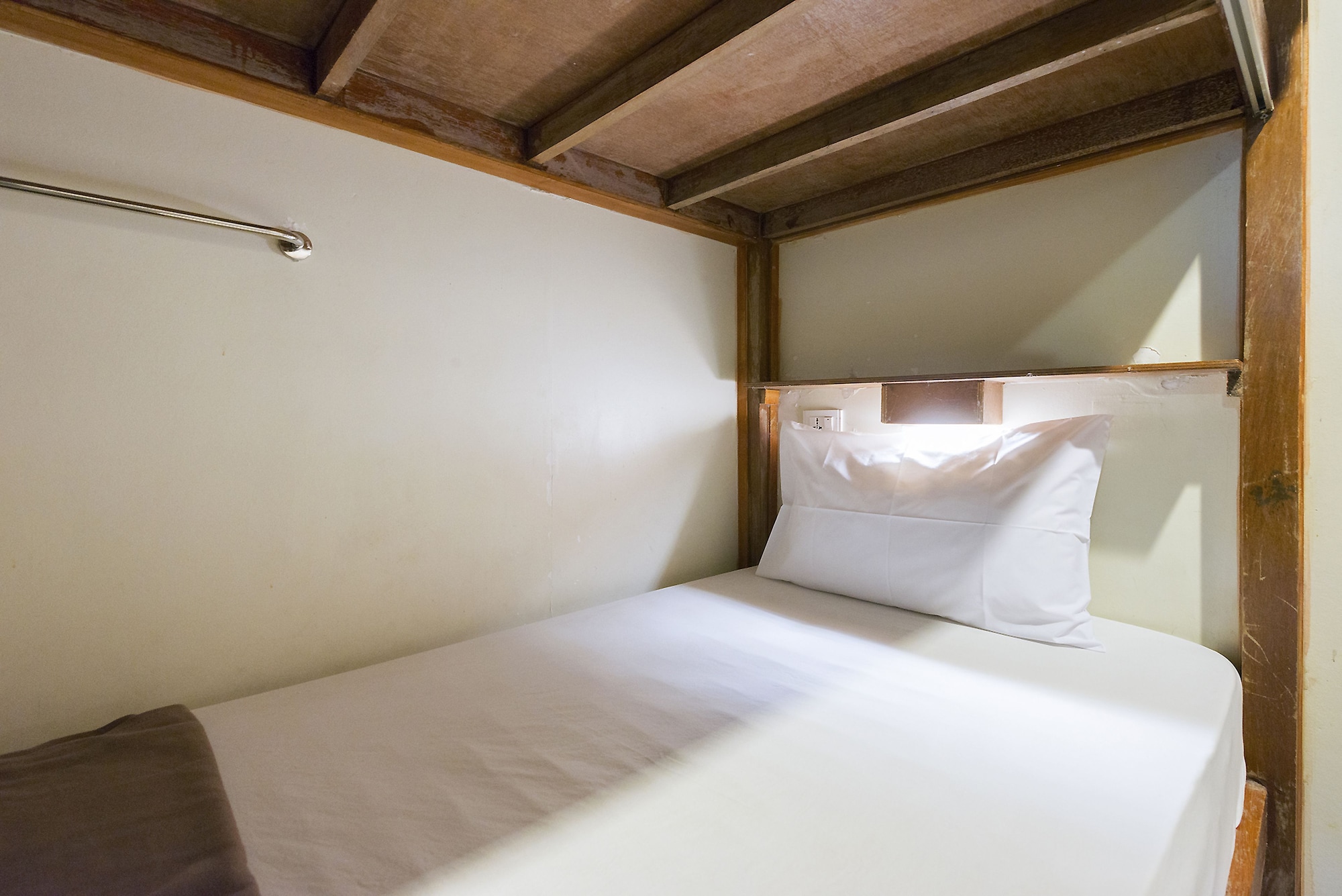 MIXED DORM, 8 BEDS
