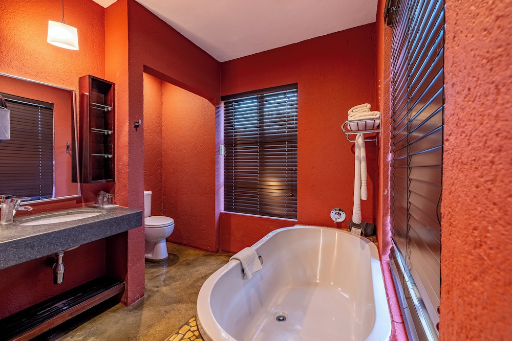 Francolin Lodge 47/50