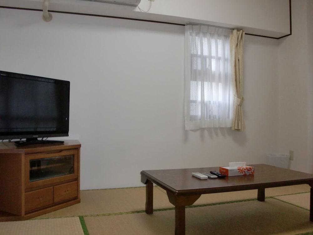 Kokusai Towns Inn 57/72