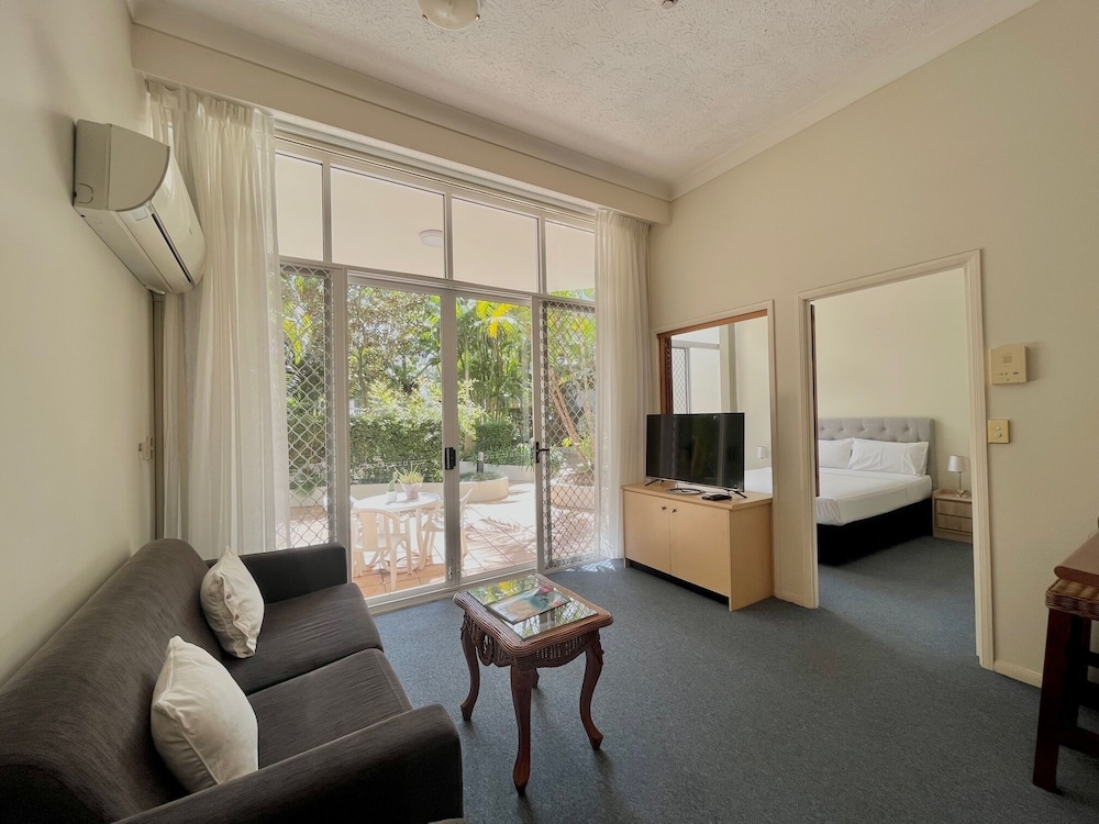 Surf Parade Resort 42/76