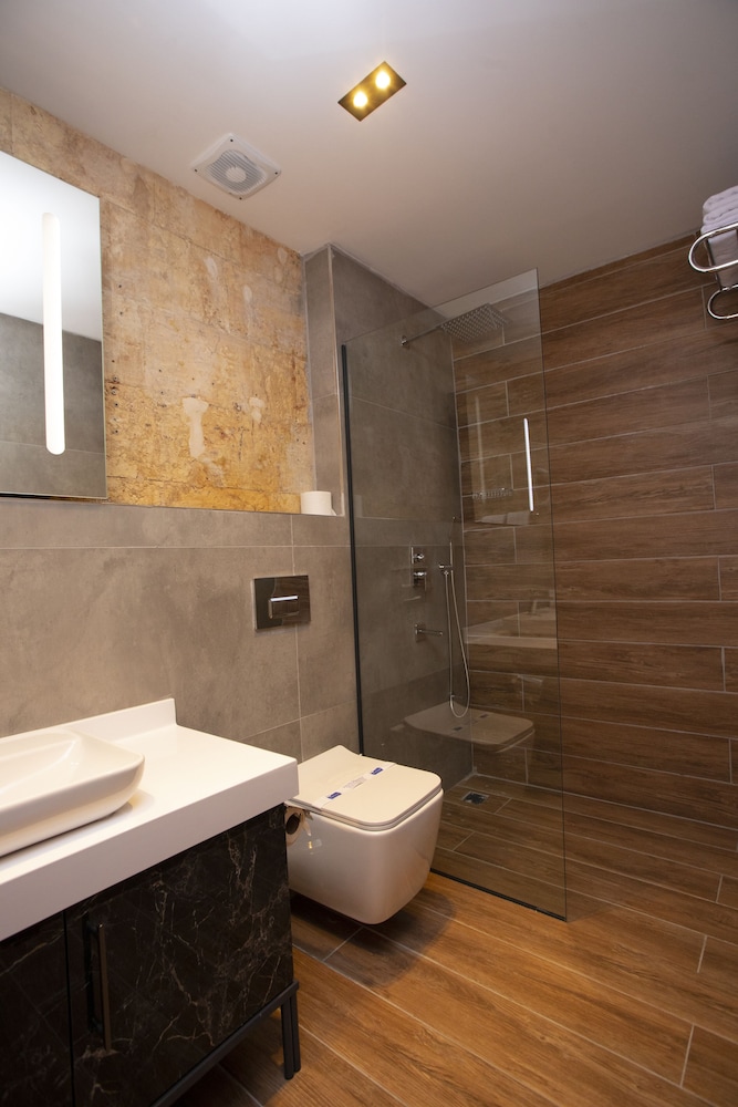 Bayazhan Butik Hotel 40/43