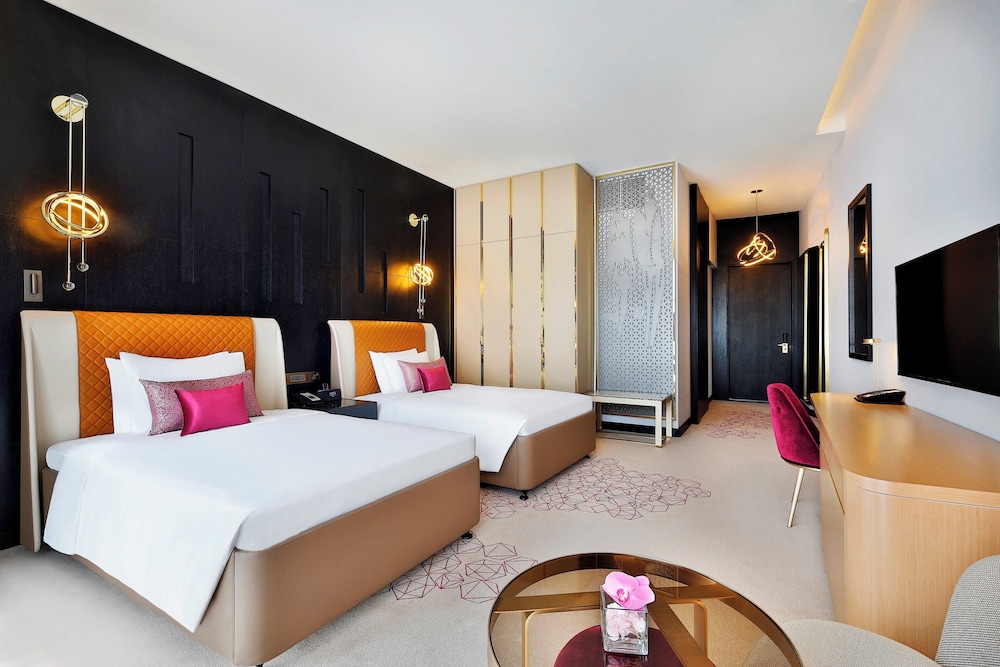 CLARKES HOTEL 12/50