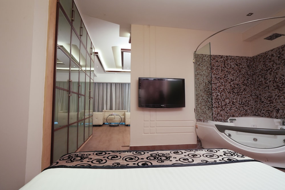 Royal Residence Dhaka 55/59