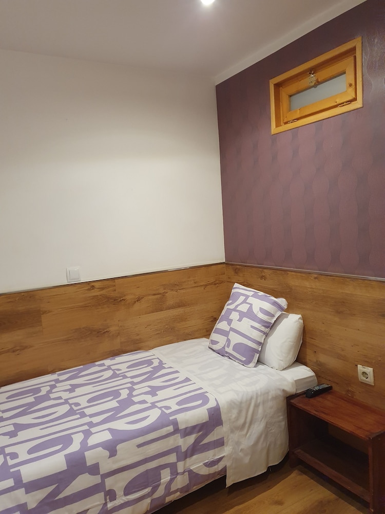 Hostal Victoriano 11/90