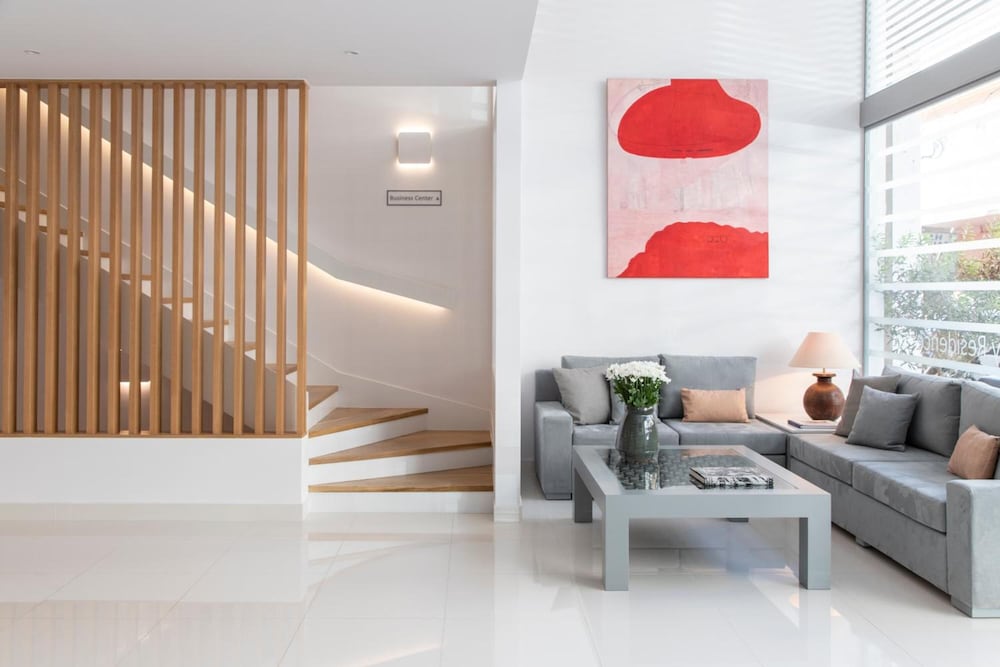Gallery Suites and Residences 30/43
