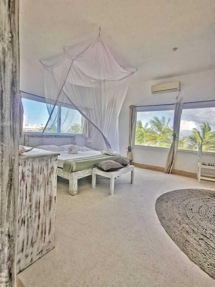 Life Resort St.Thomas Royal Palm 14/50