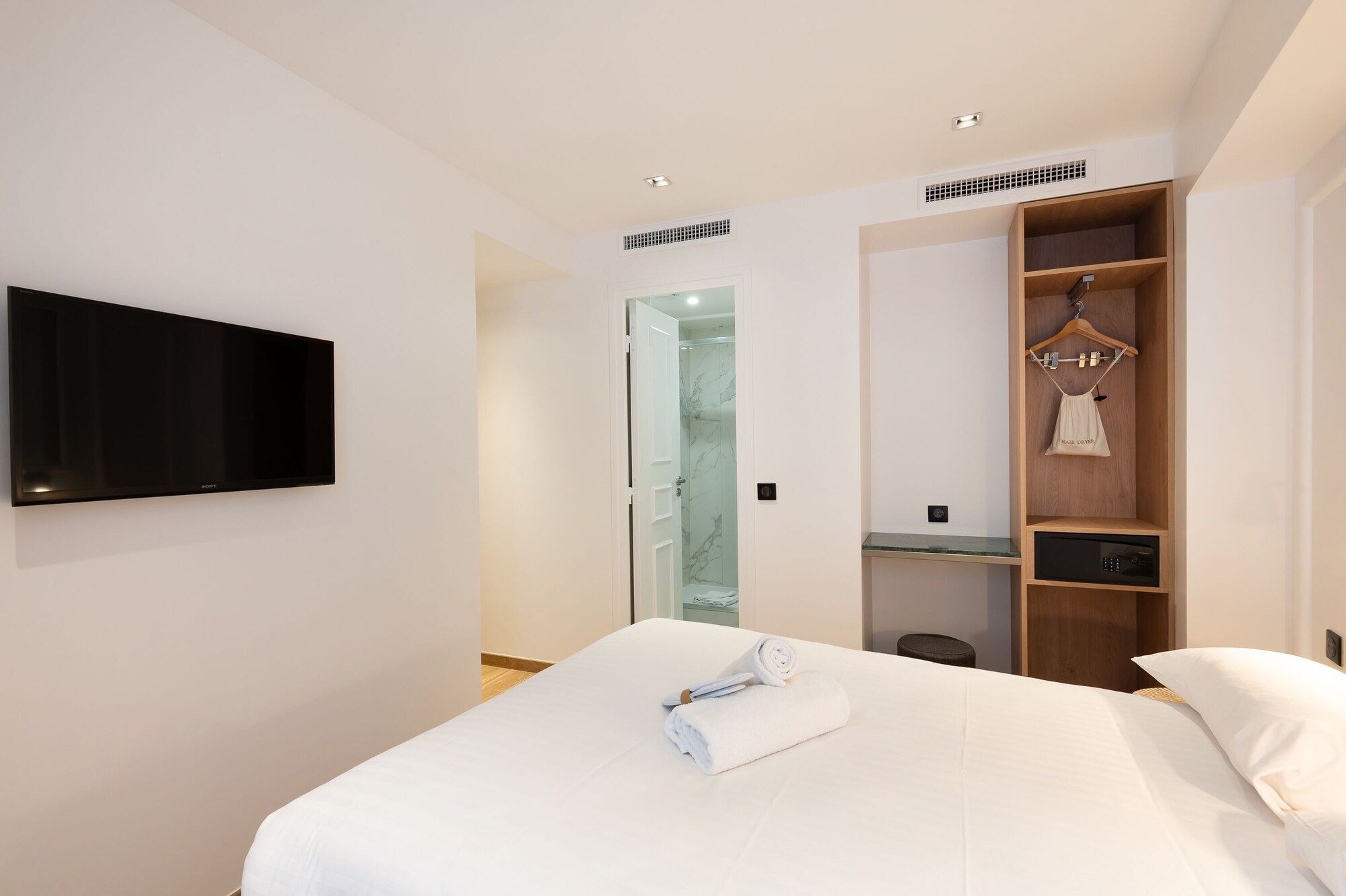 BASIC, DOUBLE BED
