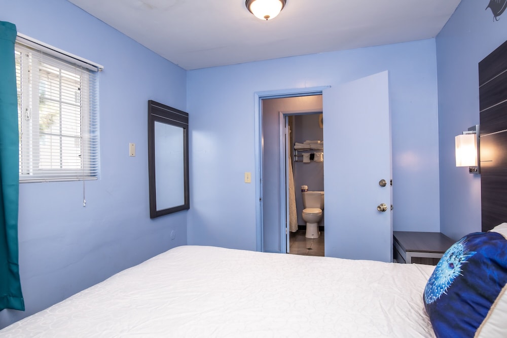 Aqua Breeze Inn 18/55